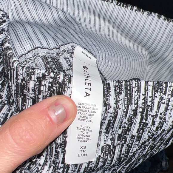 Athleta Flurry Elemental Tights in a black and white snowscape - Picture 4 of 7